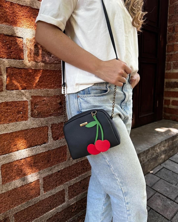 Cartera Cherry